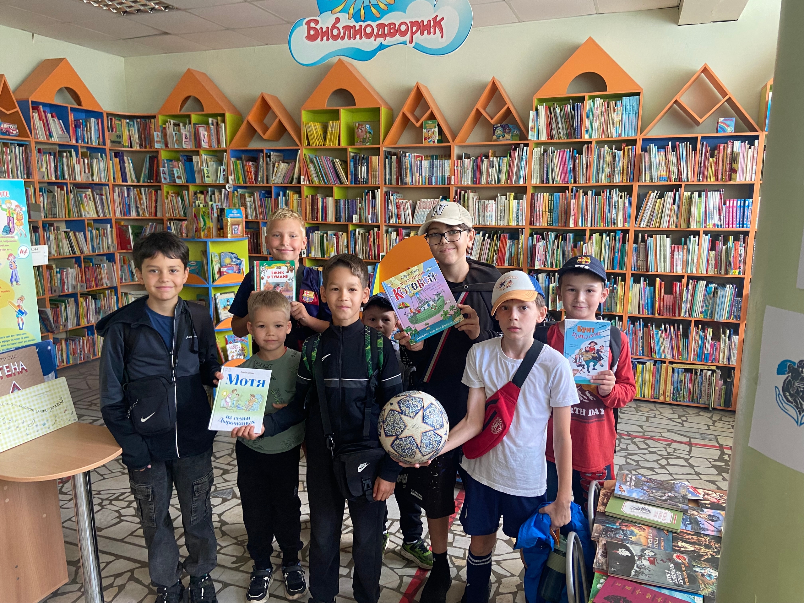 Read more about the article Книжная поляна единства „Вместе за Россию“